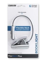 Vue de face de l'emballage blister de la lampe Carson FlexNeck Plus. On y voit la lampe argentée enroulée, avec les mentions "6 Ultrabright LED Lights" et "Fully Adjustable". Le design est épuré, blanc et bleu.