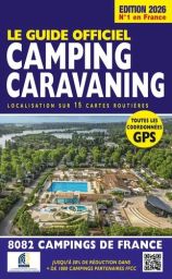 Couverture du livre "Le guide officiel camping caravaning 2026" avec vue aérienne d’un camping avec piscine et emplacements, fond bleu avec titre en blanc et jaune, ambiance vacances en plein air. Achat sur Divertistore.com.