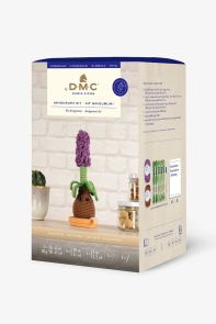 Crochetez une jacinthe délicate avec le kit amigurumi de DMC. Un projet floral DIY accessible à tous, pour une déco naturelle et faite main. Achat kit sur Divertistore